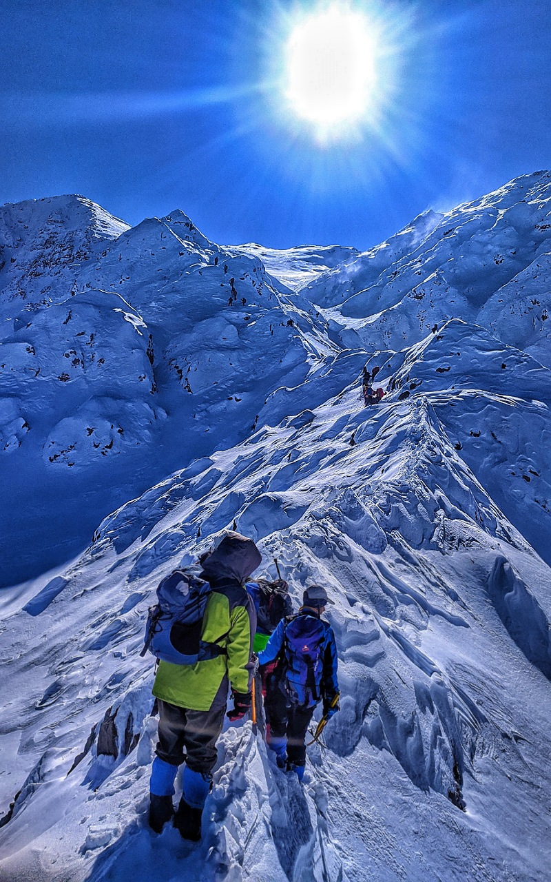 صعود زمستانی قله شهباز – باشگاه کوهنوردی، سنگنوردی و غارنوردی شاهین اراک